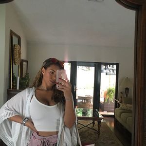 Meet your Posher, Leanna